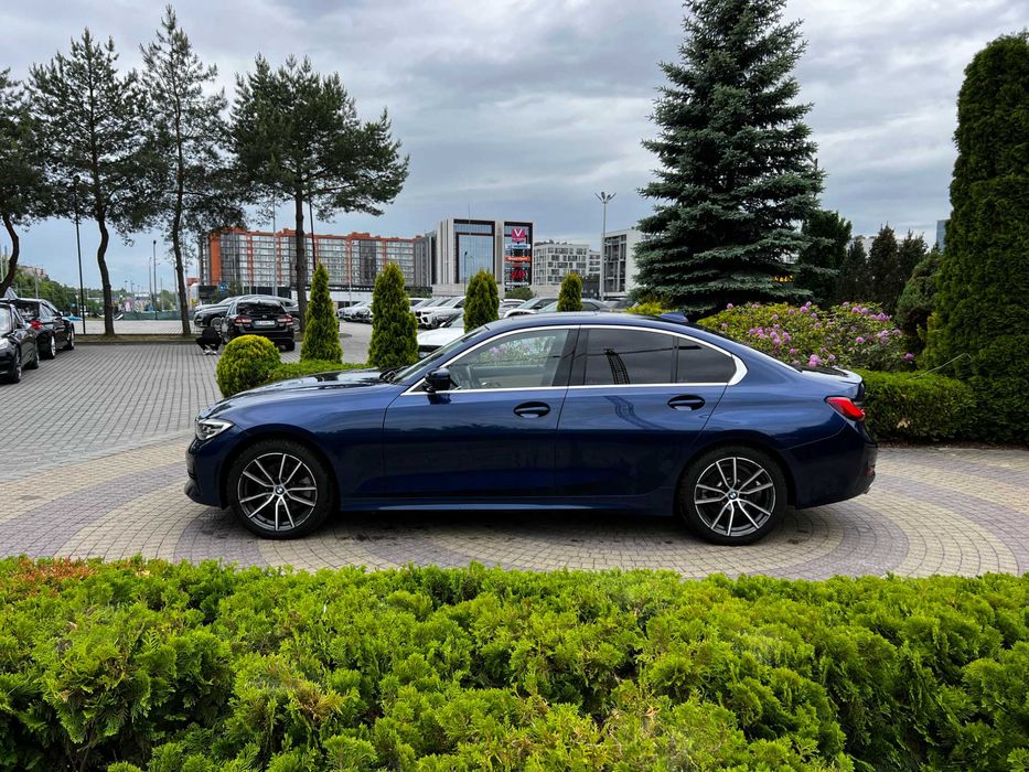 BMW 330 І 2019 року