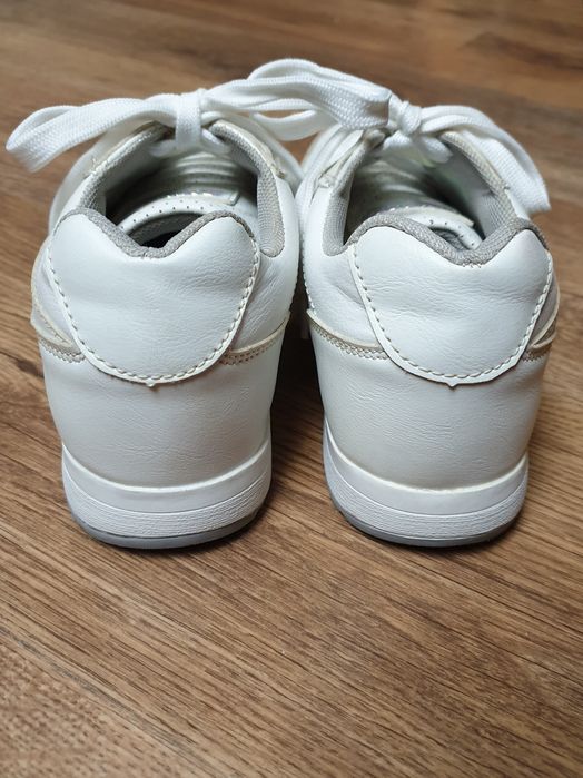Buty sportowe z eko skóry