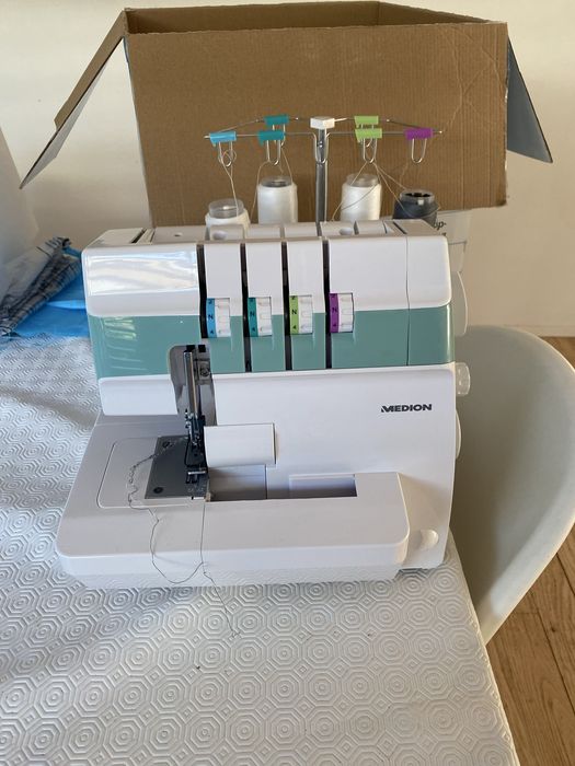 Vendo máquina de costura