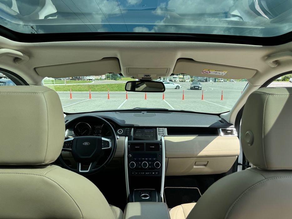 Land Rover Discovery Sport R-DYNAMIC SE