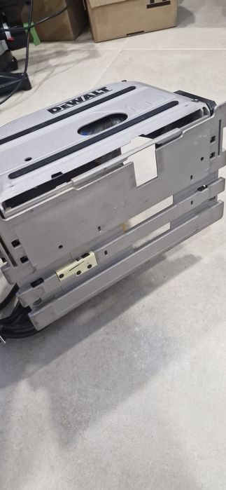 Serra de incisão DEWALT DWS520