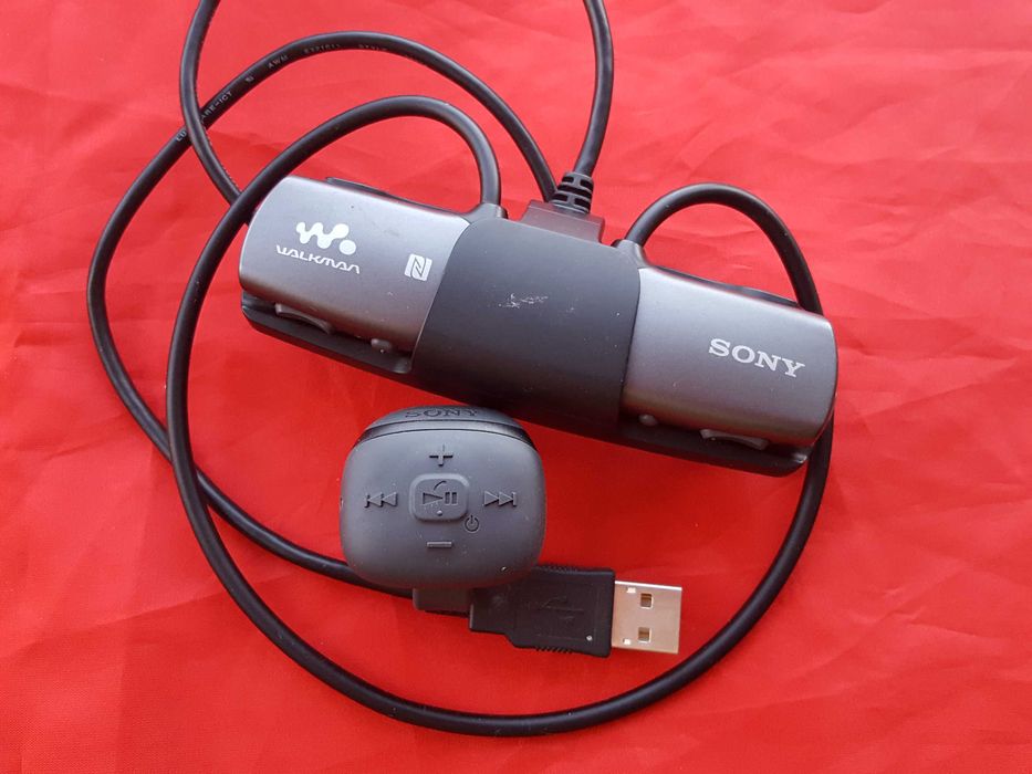 Плеер Sony Walkman NWZ-WS615 наушники для плавания и спорта 16Gb NFC