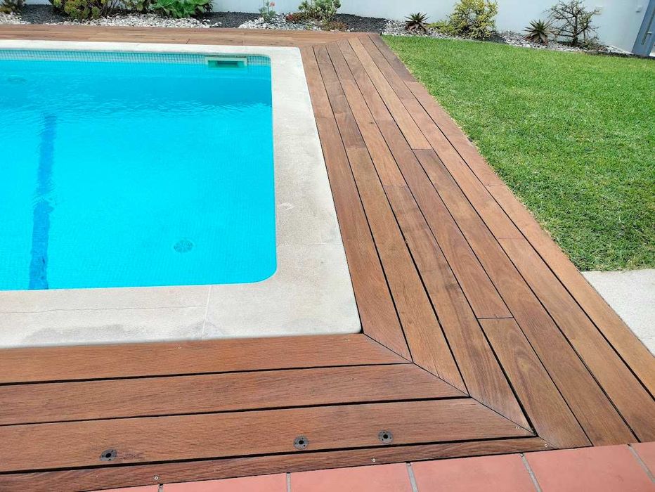 Tratamento e Manutenção de Decks para piscinas ou esplanadas.