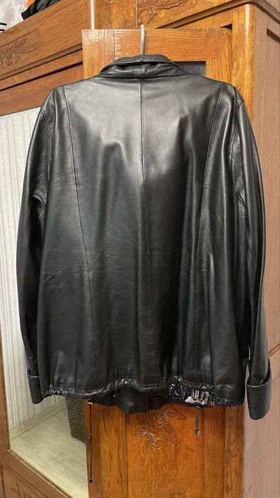 Куртка шкіряна жіноча