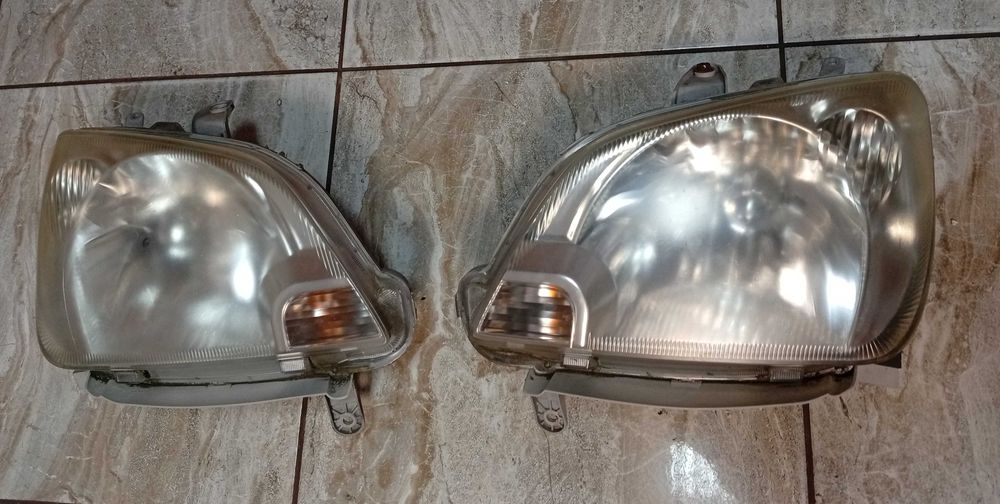 Komplet lamp przednich Daihatsu Cuore VI