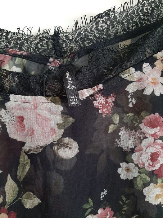 Blusa romântica Stradivarius