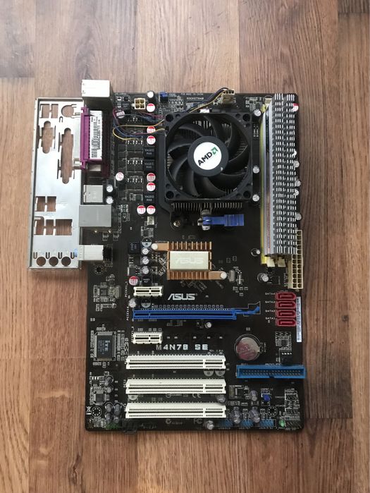 AMD Athlon X2-245/4 GB Ram Corsair/M4N78