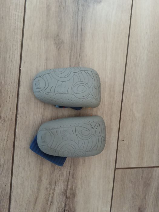 Buty typu Attipas 22