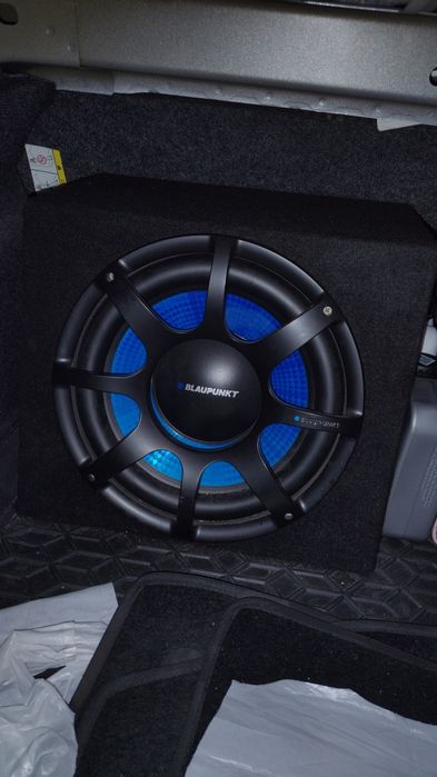 Сабвуфер в автомобіль Blaupunkt