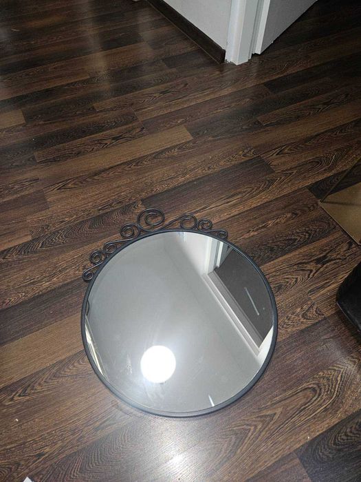 Lustro IKEA Ekne