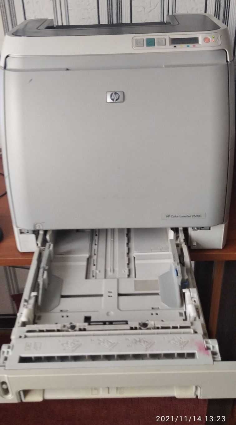 Цветной лазерный принтер с картриджами HP Color LaserJet 2600n: 1 000 ...