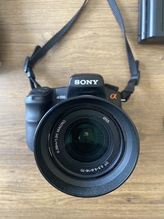 Sony Alpha 200 – 10.2 Megapixels64739834304001121