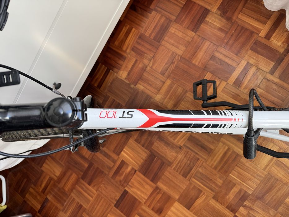 Bicicleta RockRider ST 100 branca