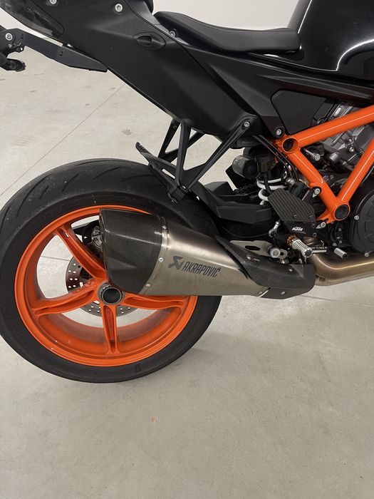 KTM 1290 Super Duke R EVO – 2023 — 180cv