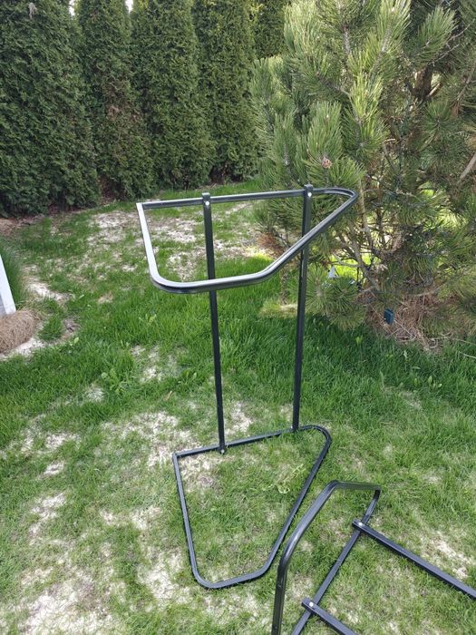 Stojak wieszak na opony i koła