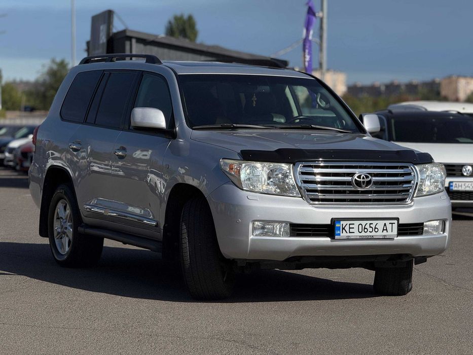 Avtoreal Toyota Land Cruiser 200 Дизель 4.5