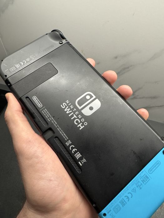 Nintendo Switch + Pro controller