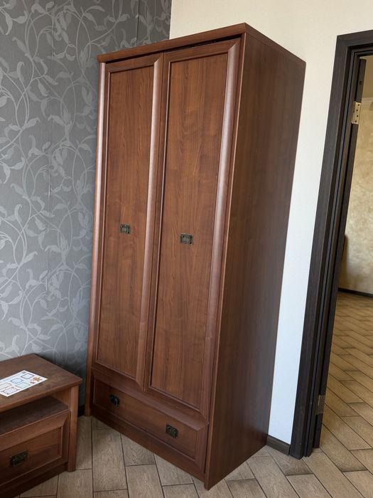 Продам шкаф / продам спальню/ продам тумбочки