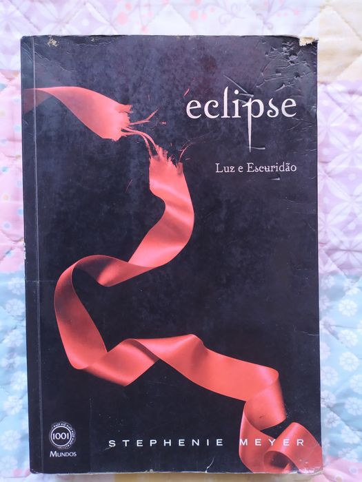 Livros da saga "Crepúsculo" de Stephenie Meyer