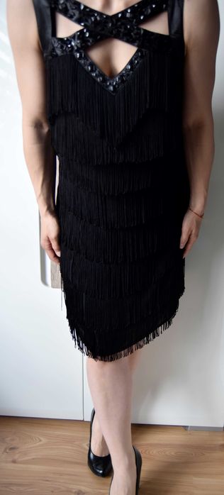 Piękna sukienka na sylwestra lub inną okazję - wirujące frędzelki!