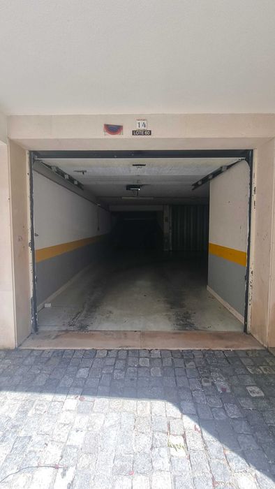 Box de Garagem com 30 m² para Arrendamento | Centro de Odivelas