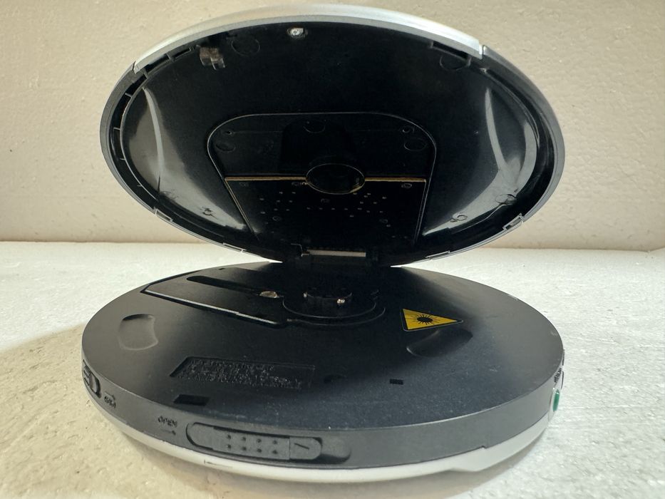 Leitor de CDs portátil