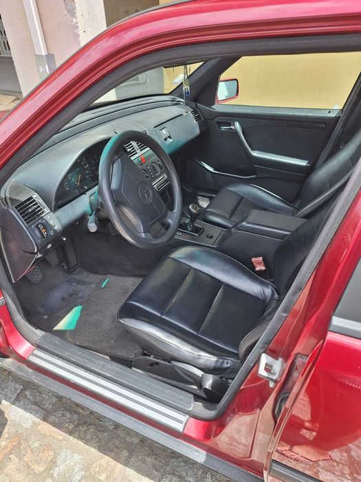 Mercedes em ótimas condições