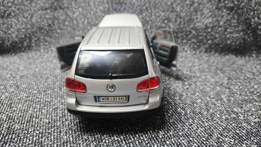 Модель Volkswagen Touareg масштаб 1:24 Welly