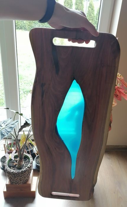 Drewniana Patera z żywicą epoksydową