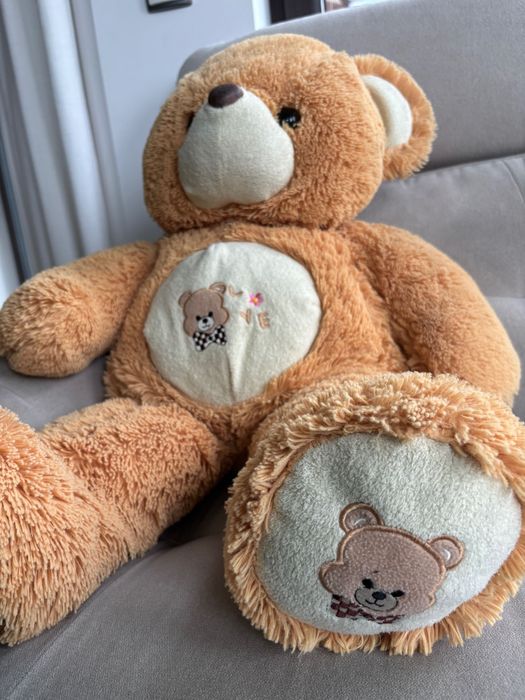 Duży piękny miś pluszowy