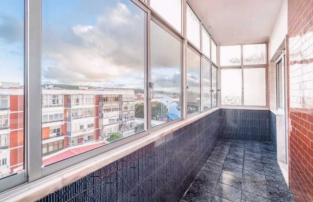 Quarto para arrendar rio de mouro