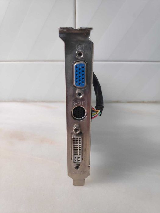 Placa gráfica NVIDIA GeForce GF6200TC PCIe