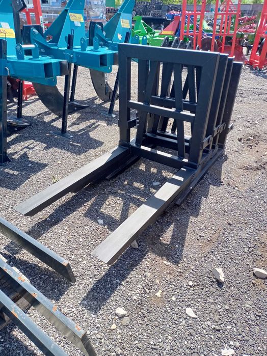 Mocny paleciak na tył ciągnika 1200kg widły do palet