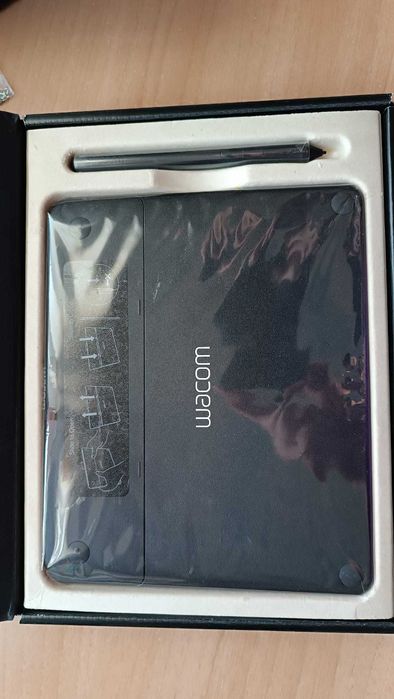 Wacom Intuos Art Tablet + S Pen64741087884418121