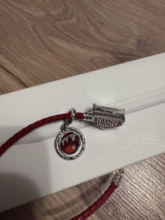 Bransoletka Stranger Things
