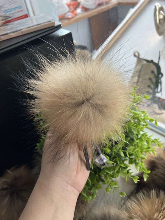 Балабон на шапку мех натуральный енот