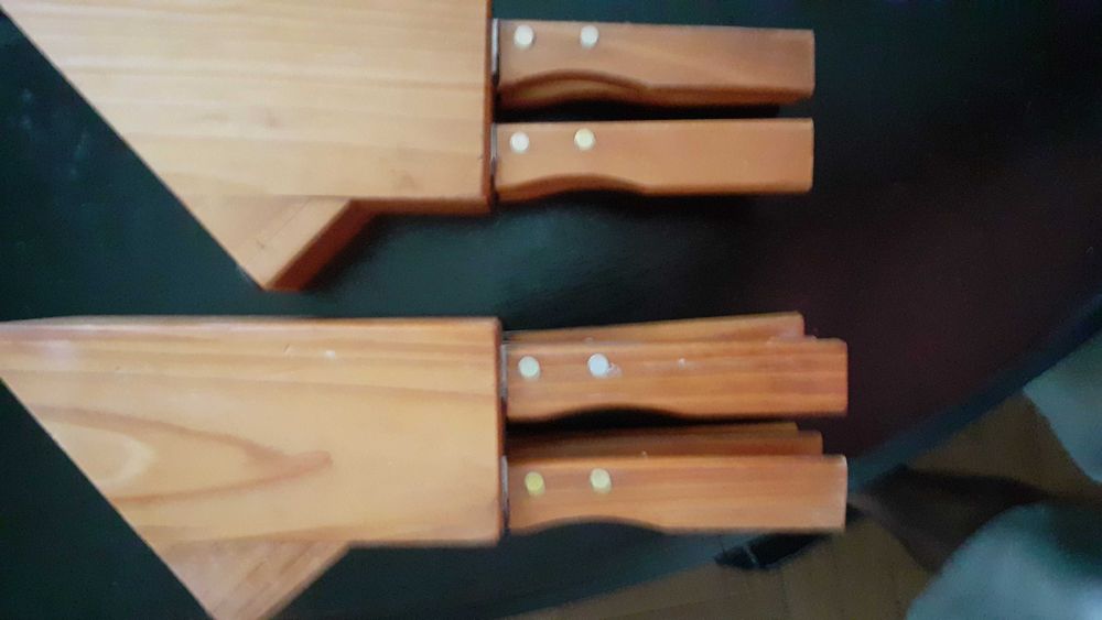 2 conjuntos de facas de serrilha