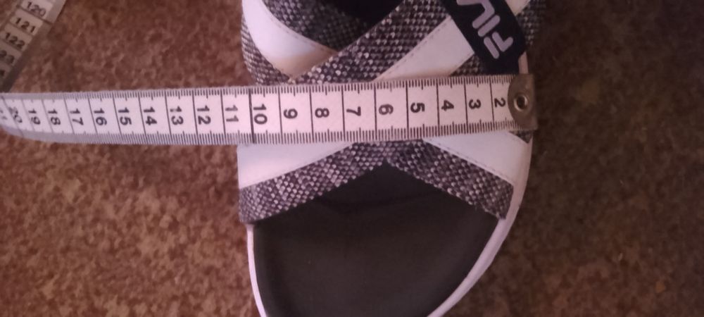 Fila  нові сандалі