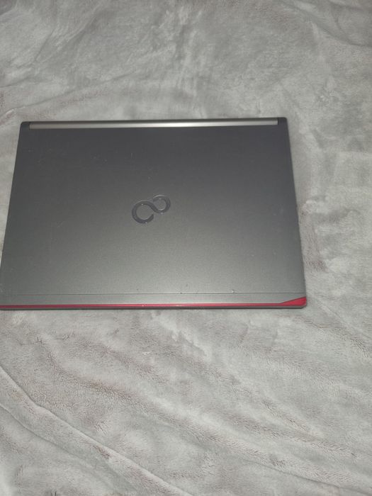 Fujitsu Lifebook E736 i5 de 6th geração