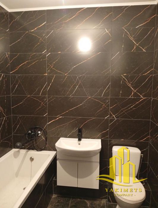 Продаж 1-кім. квартири+комори у ЖК Resident Hall по вул.Роксоляни 153