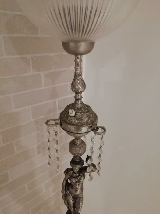 Candeeiro de pé alto vintage