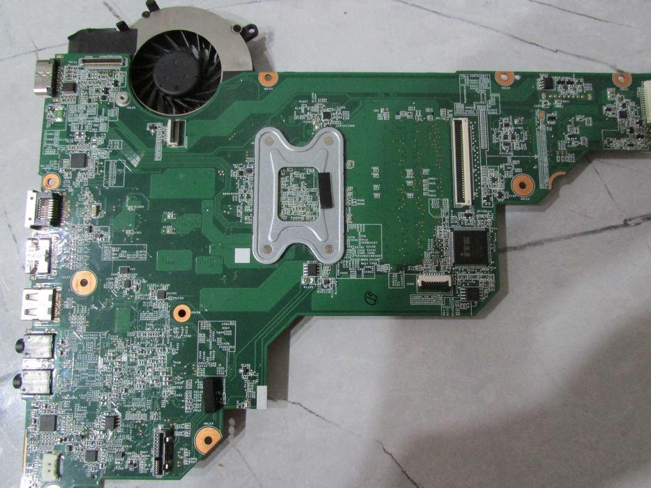 HP Compaq CQ56 и CQ58 - Есть ВСЕ кроме Дисплея . Дешевые цены .