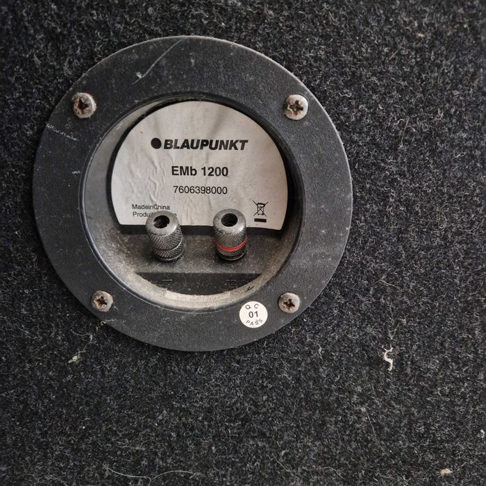 Subwoofer Blaupunkt EMB 1200A com Amplificador EMA260