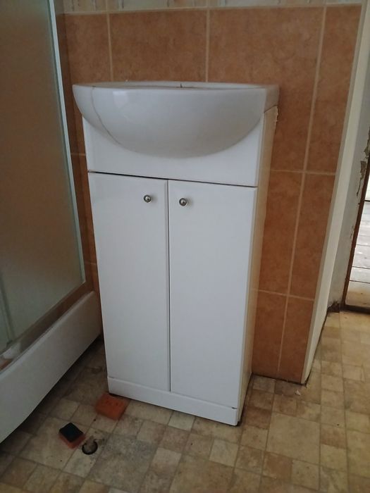Sprzedam szafkę z umywalką 40x23x84