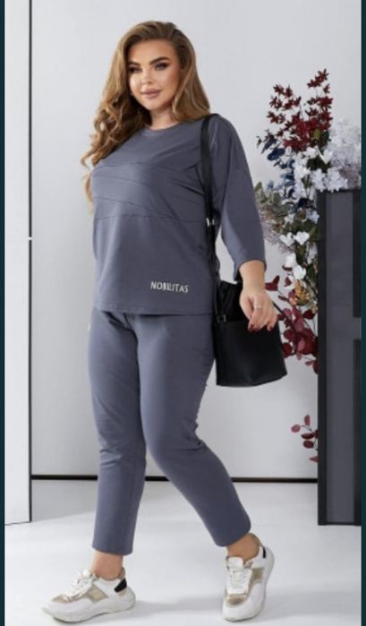 Женский  костюм.50-52 размер