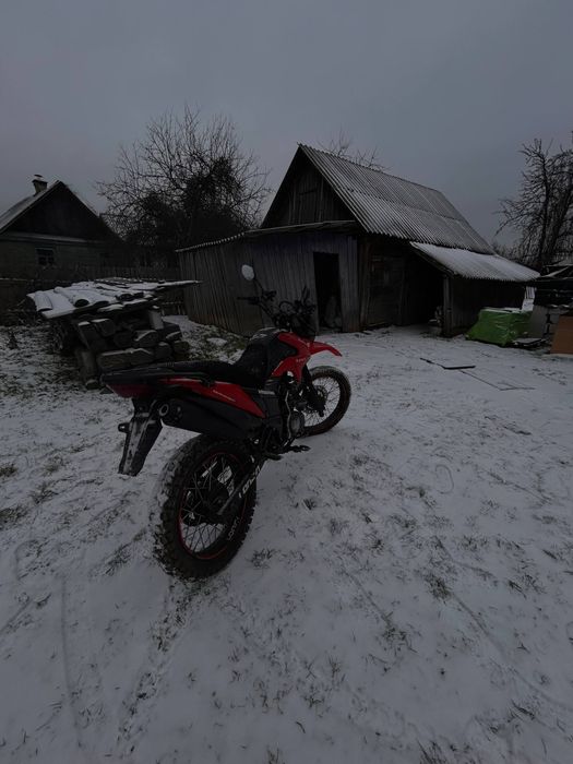 Мотоцикл марки Loncin Pruss 200
