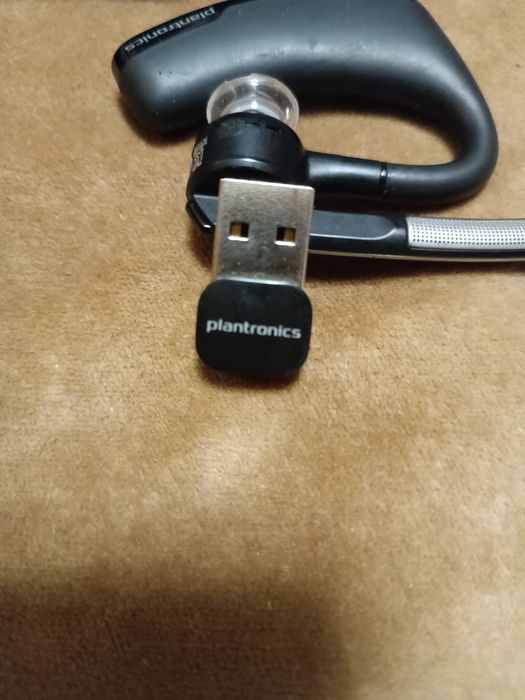Гарнитура Plantronics Voyager Legend B235-M.