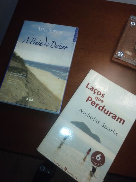 Vendo 2 livros como novos
