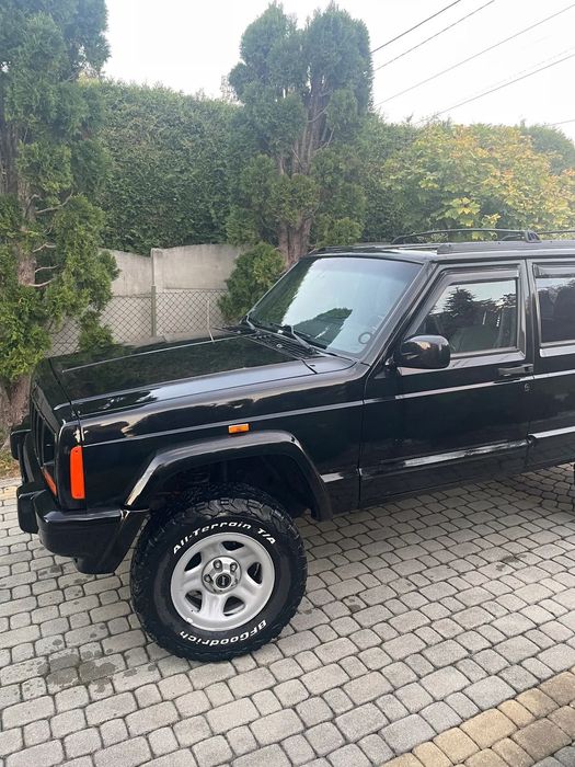 Jeep Cherokee