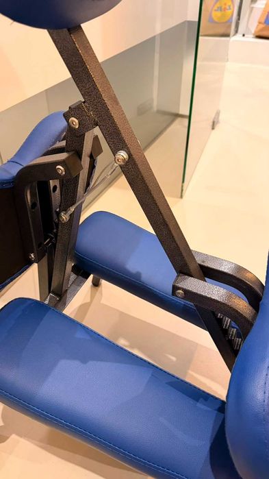 Cadeira de massagem profissional – praticamente nova, ideal para clínica de fisioterapia / spa / estúdio de recuperação física